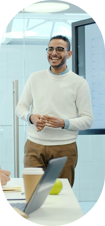 Homme en discussion professionnelle