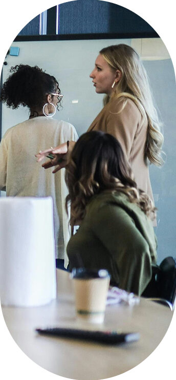 Groupe en atelier collaboratif